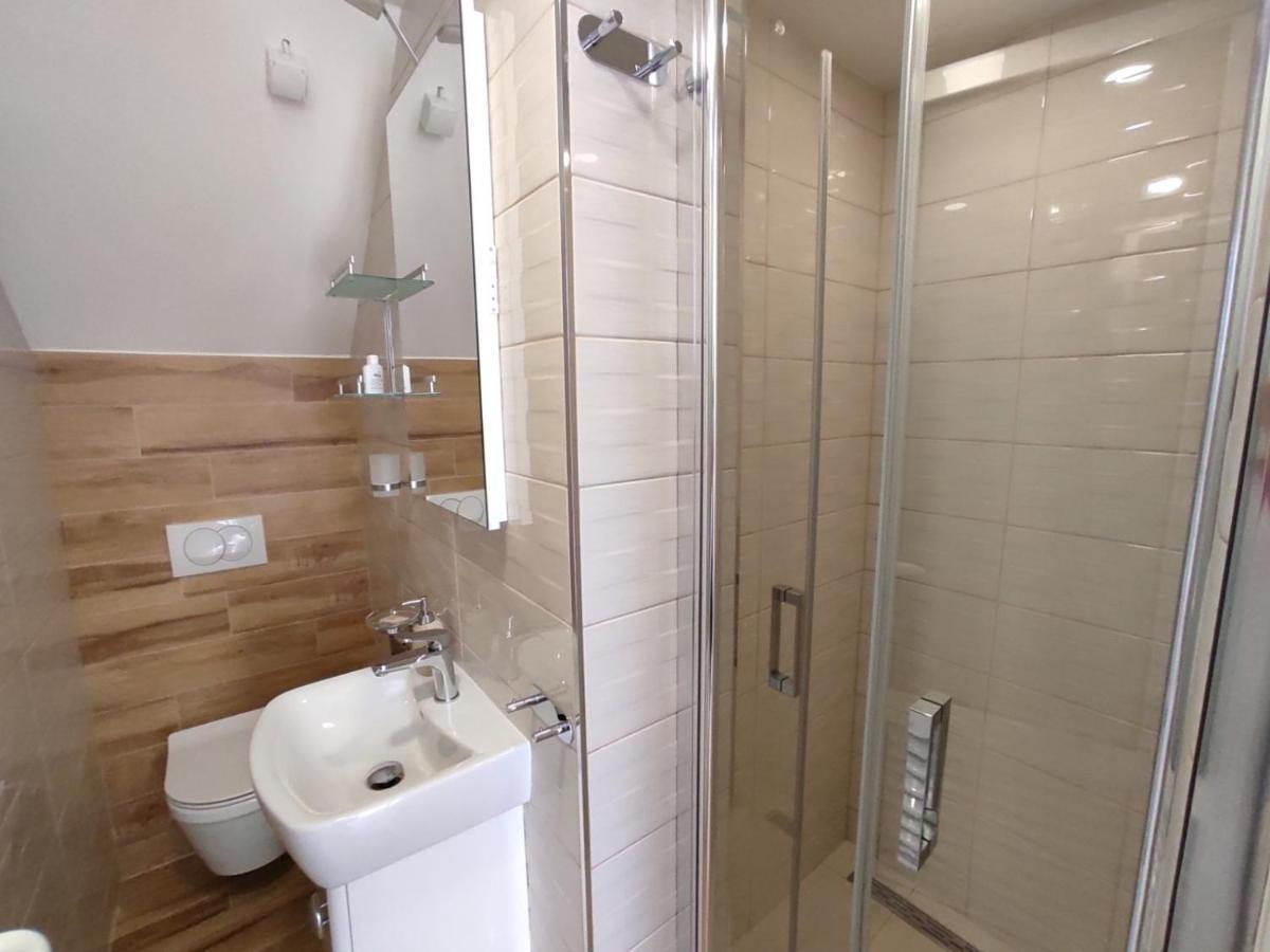 Iris Apartment มลินี ภายนอก รูปภาพ